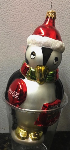 45239-1 € 20,00 coca cola ornament glas pinguin.jpeg
